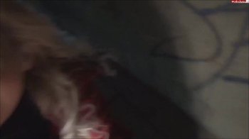 Teeny-Winnie18 - EXTREM PUBLIC - BLASEN MITTEN IN STADT UND ERWISCHT