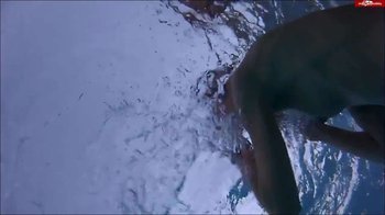 HornyRoxy - Nackt im Öffentlichen Schwimmbad 4