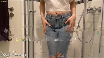 SingleSora - Jeans eingepisst  So viel wie nie