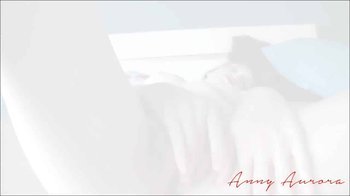 AnnyAurora - Fingert sich zum ersten Mal