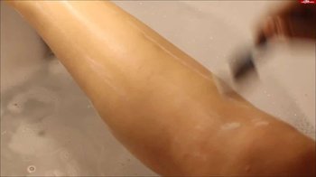 SexyAleska - Beine glatt machen