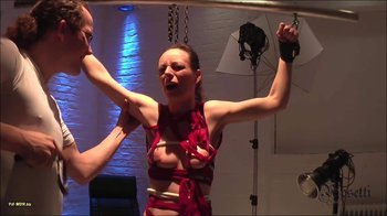 RonnyRosetti - Spanking und peitsche - Gundula-Pervers wird gefesselt