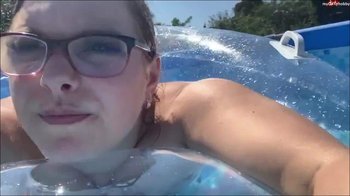 SexyJanaHot - Pool Spaß