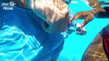 Josy-Black - IHN AM POOL LEER SAUGEN und CUMPLAY