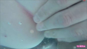 Julia18darf - User-Fick bei der Poolparty