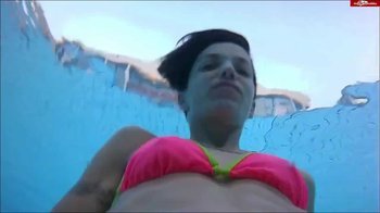 HornyRoxy - Usertreffen im Schwimmbad Part 4 Unterwasser Cam