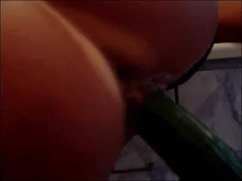 HotTamara - Gurkenfick