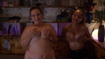 EmilyAlessandra - EmilyAlessandra und KimberlyCaprice - Oben Ohne