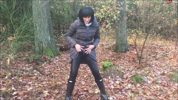 Miss-Doertie - Tuer 2 - Heimlich Outdoor gewichst