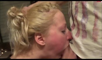 Skylabitch - Spermafusohlen Aber vorher tief blasen