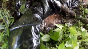 Shinylady2015 - Aussortierte Wetlook Lack Jacke & Regenjacke mit Gummistiefel im Schlamm versaut - In Glanzleggins