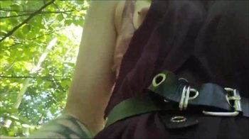 Elli_Young - Ich besorgs mir - Hemmungslos im Wald zum kommen gebracht