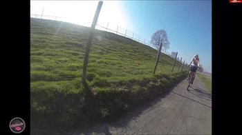 Gbweib - Public Nackt auf dem Fahrrad