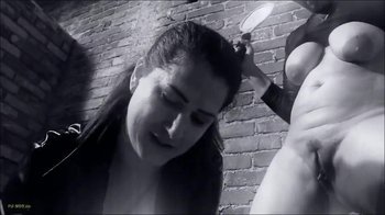 Deutsche_Dominaz - Flotter Dreier im Kerker Teil 2