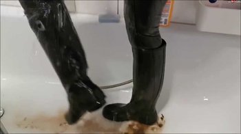 Shinylady2015 - Duschen in shiny wetlook Lack Leggins Daunenjacke Gummistiefel