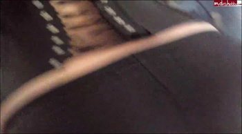 nylonwife - Glanzleggins Cameltoe auf dem Bett- feetjob