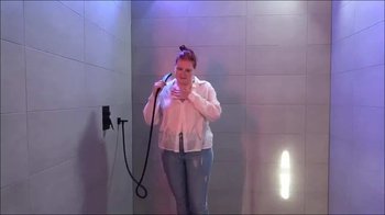 Essen7471 - Erst in die Jeans Hose gepisst und dann abgeduscht