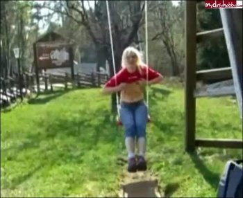kaetzchen75 - Mit Nackten Titten auf der Kinderschaukel
