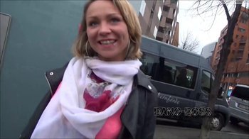 BANG-BOSS - Pornocasting auf offener Straße mit Honey
