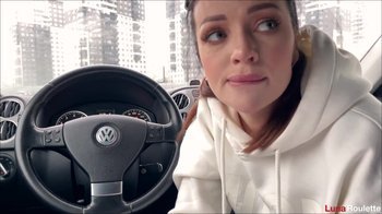 lunaroulette_real - Im auto auf dem Parkplatz gelutscht