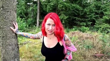 MinaKnight - Unterwegs in die Hose gepisst