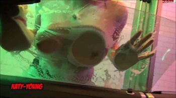 katy-young - Feuchter 3er mitten in der Waschstraße