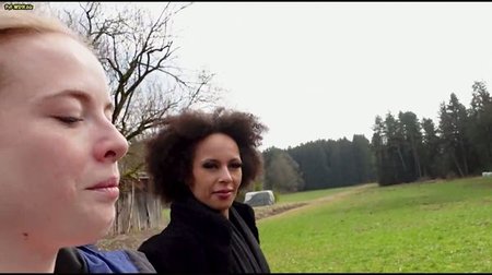 Lia-Amalia - MUSCHIPARTY IM WALD - Vom Zug in die Muschi - Schneller geht´s nicht