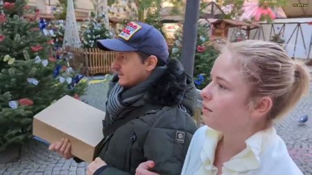 Mia_Adler - ADVENT, ADVENT MEI FOTZ´N BRENNT - Christkindlmarkt-Hure unterwegs in Essen