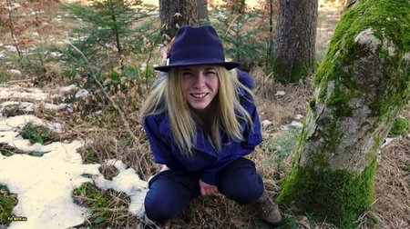 Mia_Adler - WixBix ois Almhure unterwegs - Ums Eck Public neba Kuchl und Eingang g´fickt