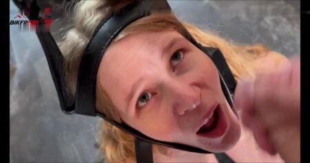 Bikergirl_97 - Extrem - Teen Sklavin benutzt fixiert ins maul gespritzt