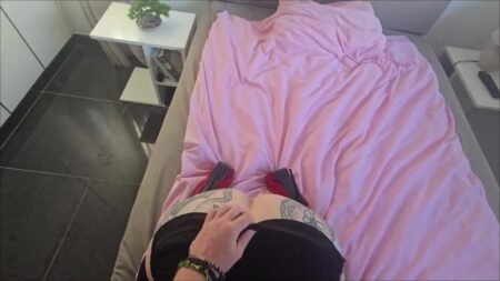 Valery_Venom - FICKTEST - Taugt der neue Ficker meiner Mutter was