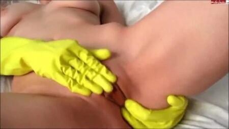 students4cash - Geile gelbe Gummihandschuhe