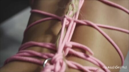 Hansel_Und_Grettel - Ich habe kinbaku bondage und doggystyle fick mit einem analhaken in meinem arsch versucht
