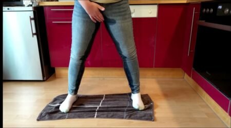 AnnHeel - Ich habe meine hose beim kochen in meiner küche angepinkelt