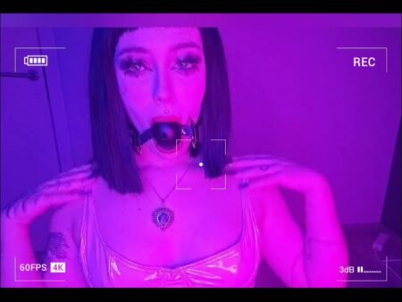 Peachgardens - In diesem neonraum sind nur wir