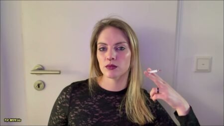 NaughtyNatascha - Sexy Rauchen