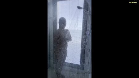 Maja-Meer - Allein in der Dusche aber du bist eingeladen