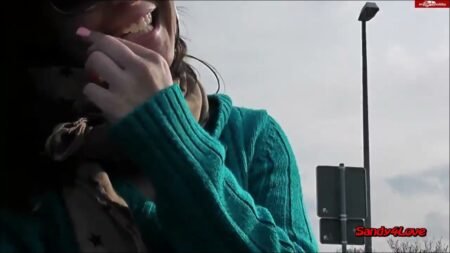 Sandy4Love - PARKPLATZLUDER PubLiC CLIP