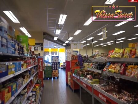 Thessasweet - Im Supermarkt Blank gezogen