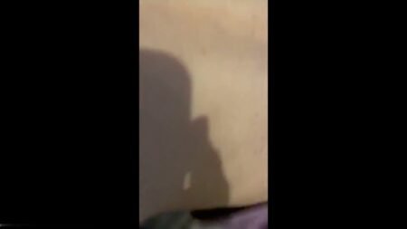 annacute - Nur ein Handy Video, in dem mein Stiefbruder auf meine Fotze spritzt