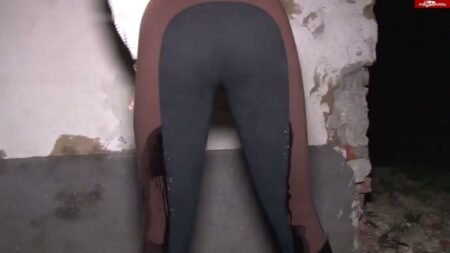 SinaVelvet - Im Reitoutfit angepisst