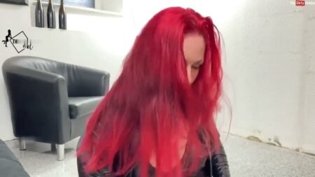 Thirteen-Mel - LATEX OUTFIT - BELEIDIGUNGEN - DOMINANTES REDEN! STRAPON ACTION - ABSPRITZ COUNTDOWN Teil 3