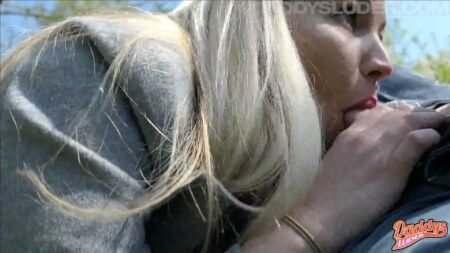 DaddysLuder - Ausm schlappen Schwanz gespritzt, ist dir das auch schon passiert