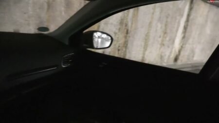 Lia-Fox - Blowjob Quickie im Parkhaus