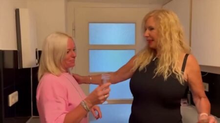 Tina_Boosom - Meine Freundin - Die Fickmaschine