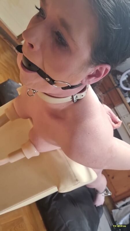 Lucysun30 - Sklavin wird gemolken Teil 2