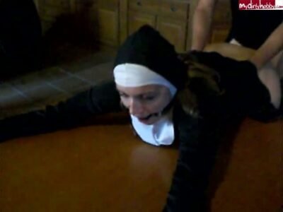 Baby-Teeny18 - Exorzismus - Nonne wird der Teufel ausgefickt