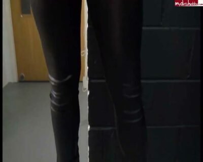 MistressKiana - 4 Ladies Backstage