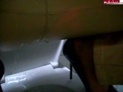 Fetisch-Lady-Daimond - geil gepisst in Miss Sixty Lederhose mit High Heels