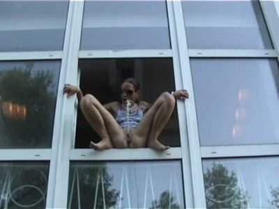 BeatriceMonroe - Am Fenster